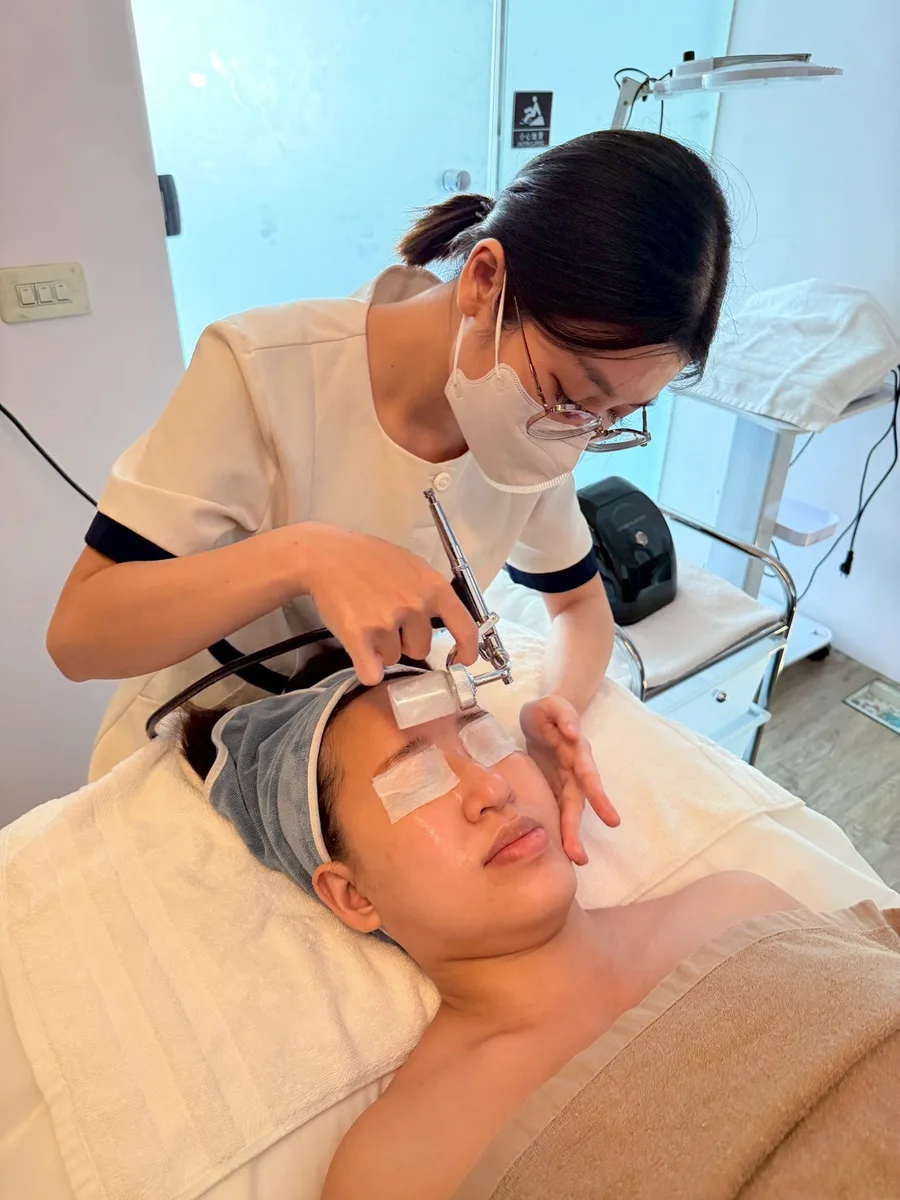 台南臉部保養推薦｜名緻美顏SPA｜法國雍卡護膚深層清粉刺＋保