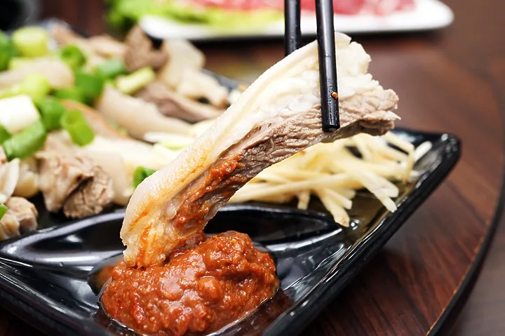 【台南清燉羊肉爐】阿堂鮮蔬羊肉爐│清甜養生芥菜心湯頭│一隻羊只能切十盤的上等國產努比亞溫體羊│台南北區必吃