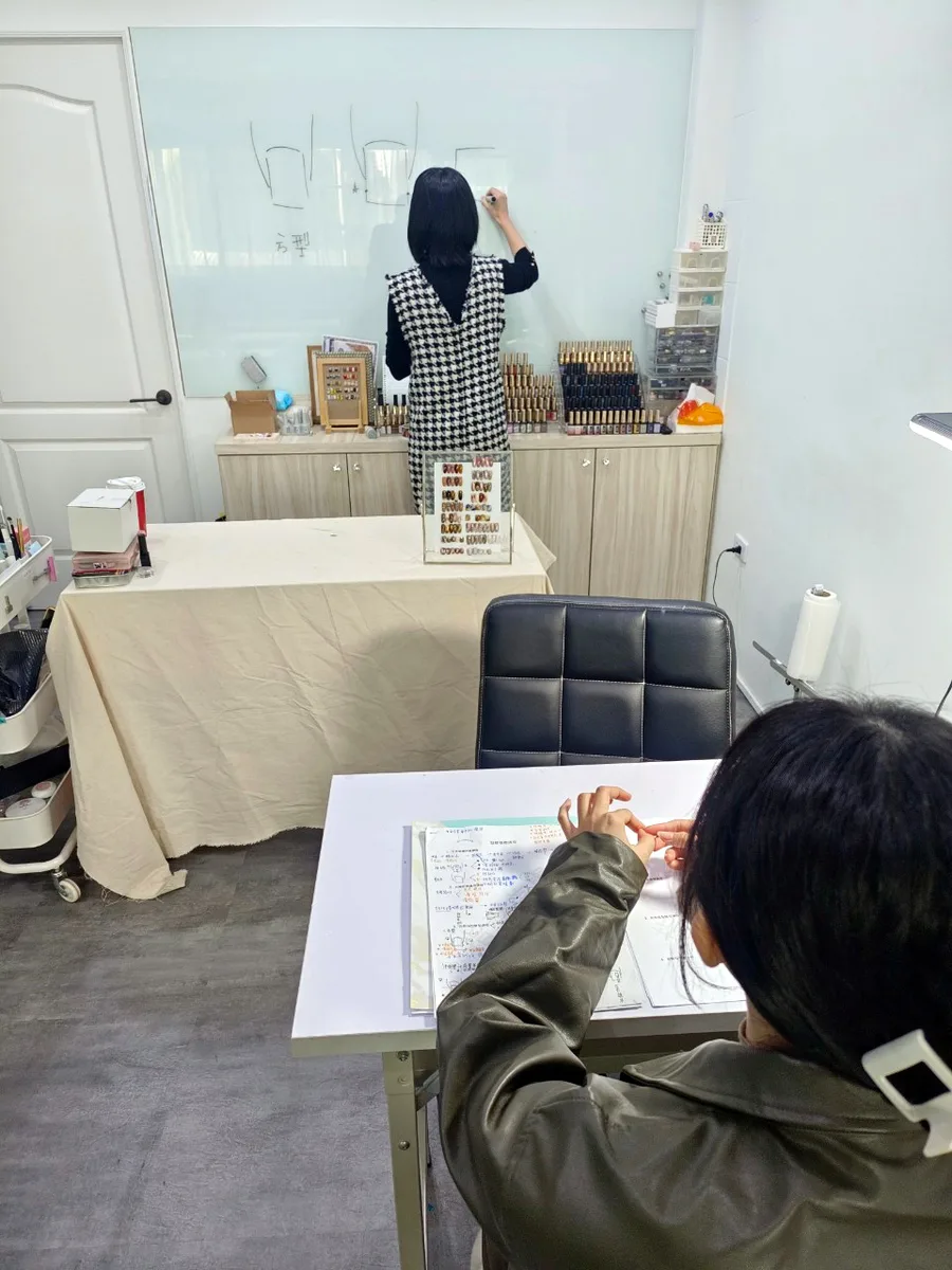 指愛美麗,台南美甲教學,美甲課程推薦,美甲全科班,凝膠基礎班,小班制教學3.jpg