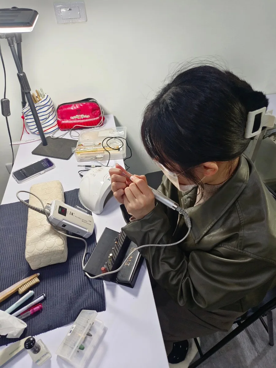 指愛美麗,台南美甲教學,美甲課程推薦,美甲全科班,凝膠基礎班,小班制教學16.jpg
