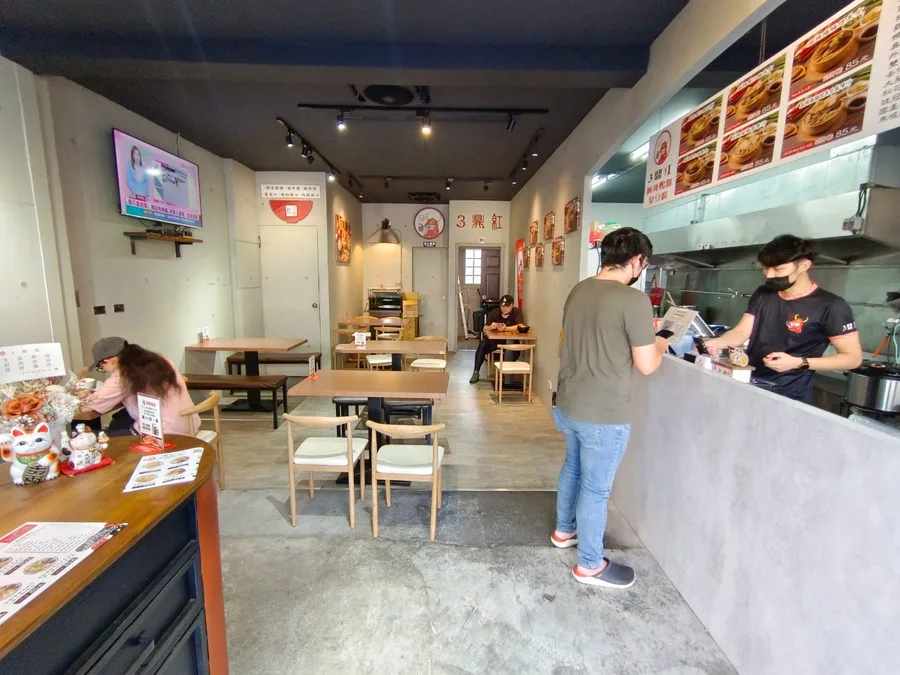 三鼎紅大同店,台南平價美食,台南校園美食,台南麻辣鴨血臭豆腐,火鍋湯底推薦3.jpg