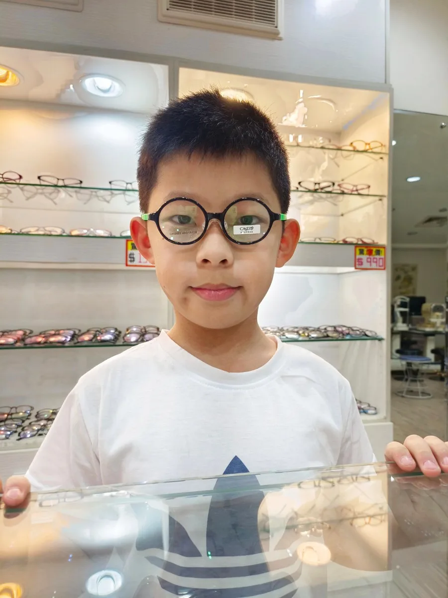 愛唯爾眼鏡,台南眼鏡,台南平價眼鏡,小孩配眼鏡推薦4.jpg