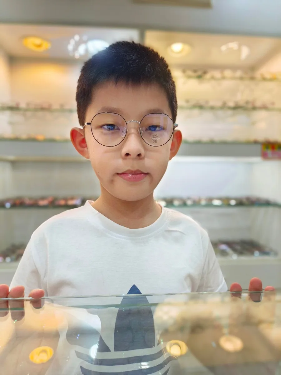 愛唯爾眼鏡,台南眼鏡,台南平價眼鏡,小孩配眼鏡推薦7.jpg