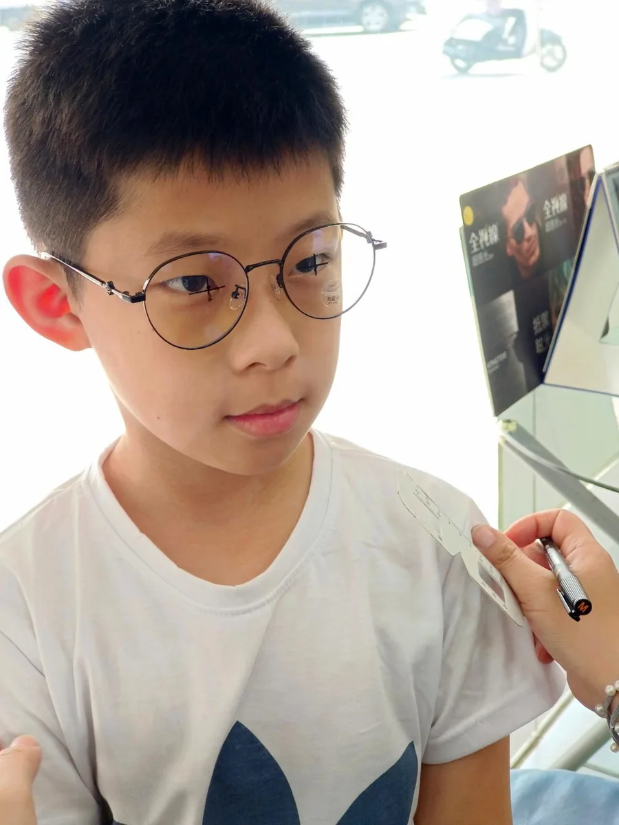 愛唯爾眼鏡,台南眼鏡,台南平價眼鏡,小孩配眼鏡推薦12.jpg