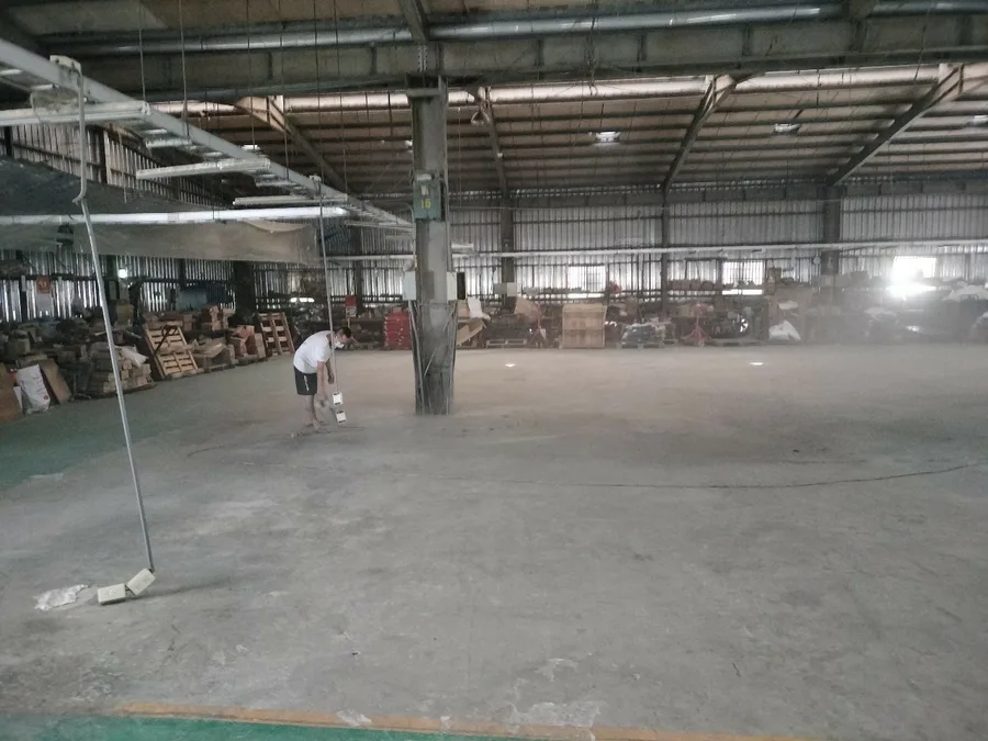 台南工廠耐磨地坪漆推薦│振宏油漆行│定期保養地板更省錢│交給專業就是省心！