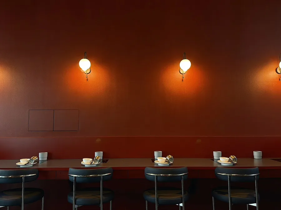 高雄流行音樂中心美食要吃什麼？二旭鍋輕軌一站直達，打卡還送海虎大蝦不吃虧 — 開箱