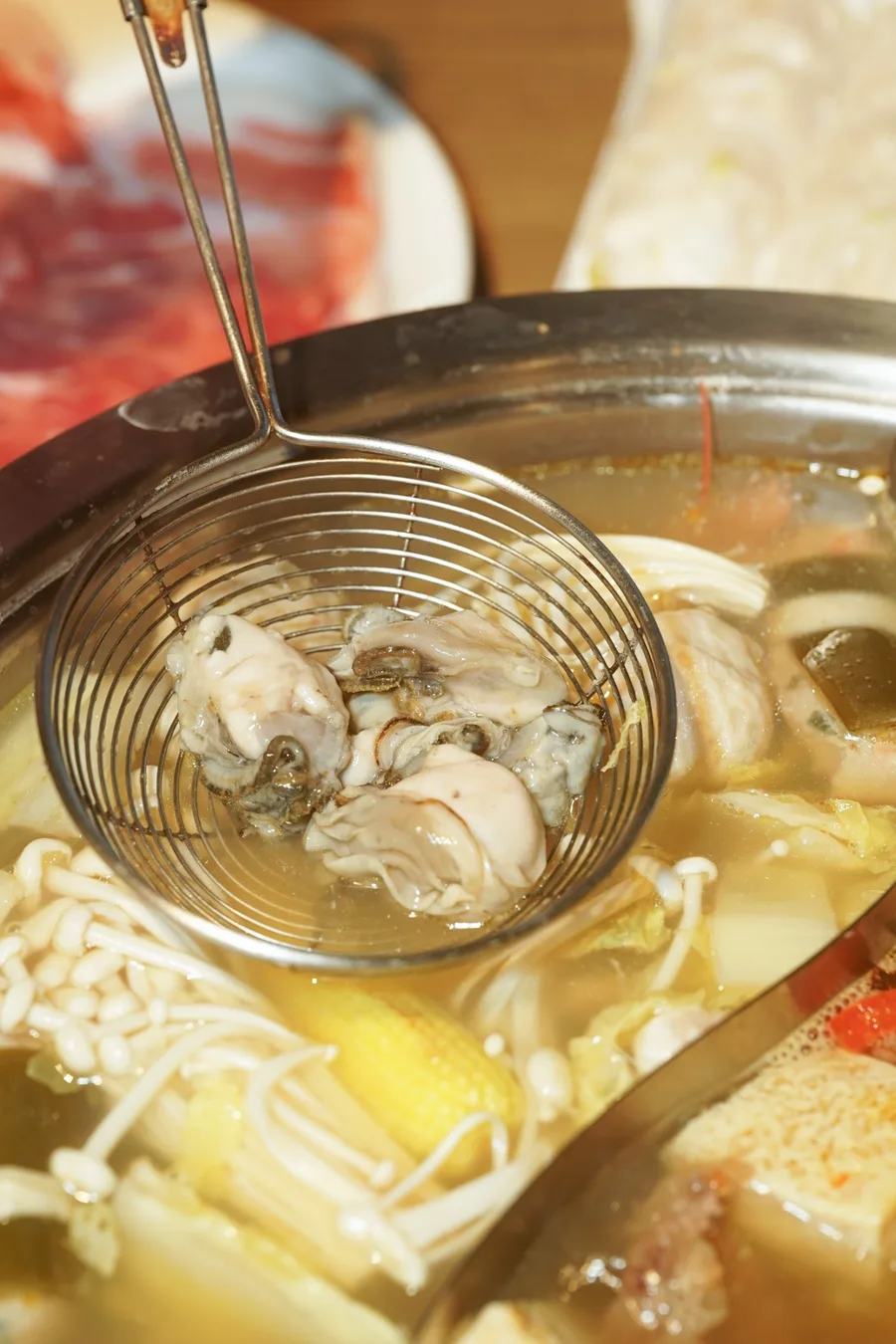 高雄火鍋推薦【牛老大涮牛肉】溫體牛肉爐│朋友來台指定必吃│米