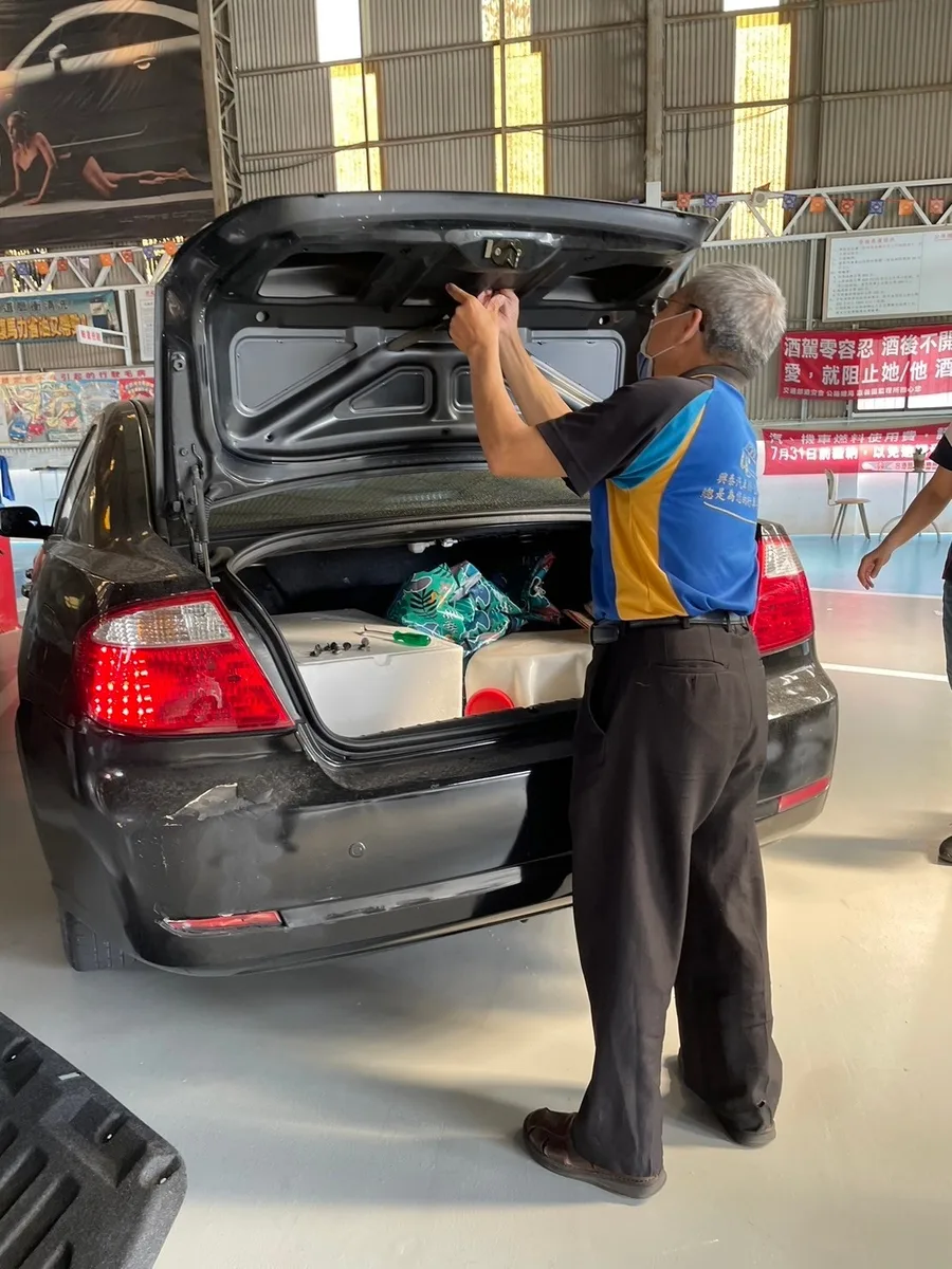 台南驗車－興泰汽車定期檢驗線煞車與廢氣排放設備