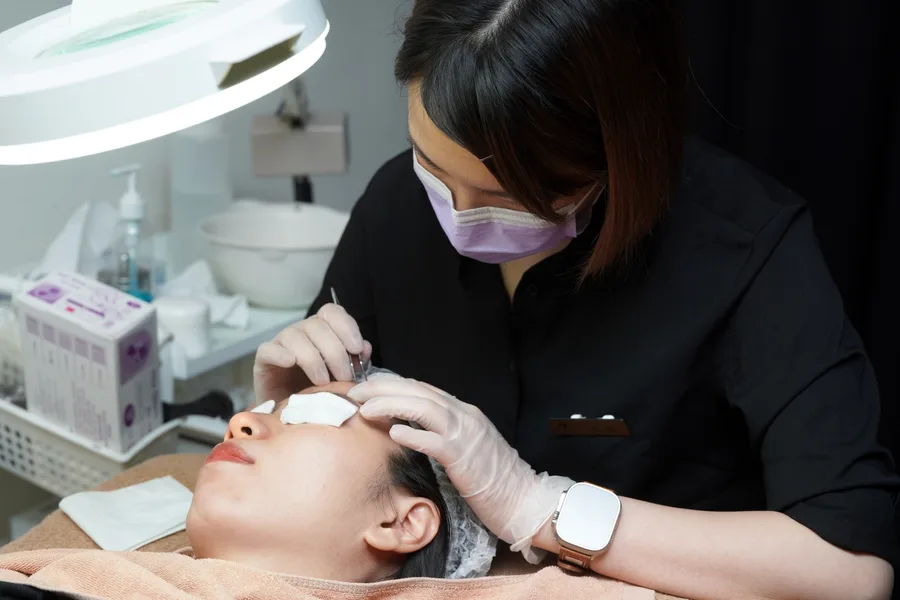 台南平價做臉清粉刺推薦：FILF小資美顏館，無壓力定期保養6