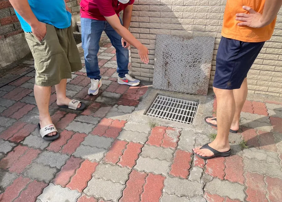 台南統包推薦【富川土木包工業】地坪連鎖磚工程，排水管路工法細