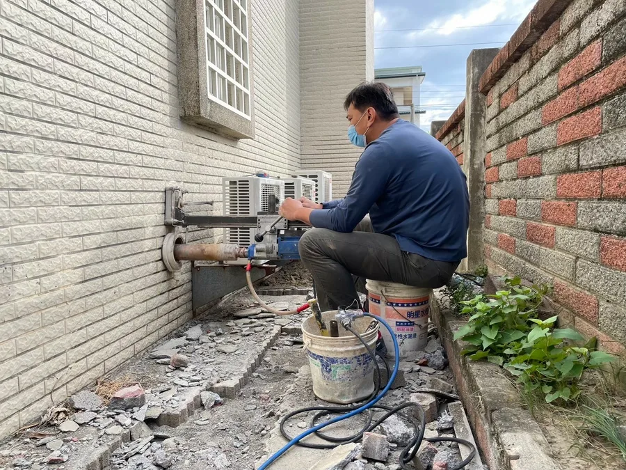 台南統包推薦【富川土木包工業】地坪連鎖磚工程，排水管路工法細
