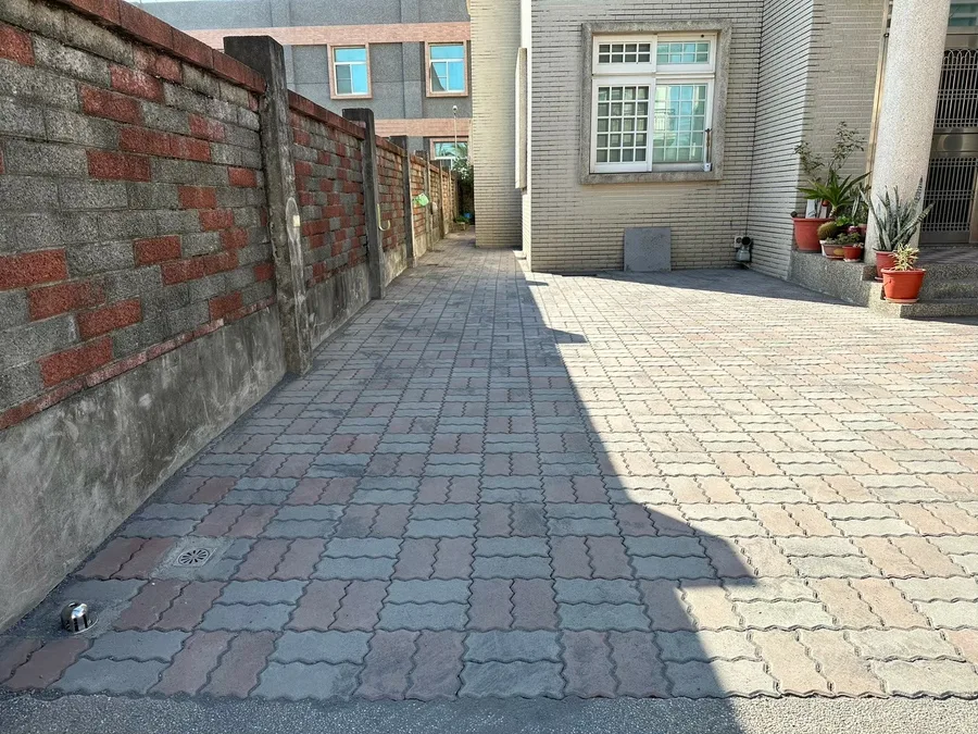 台南統包推薦【富川土木包工業】地坪連鎖磚工程,排水管路工法細