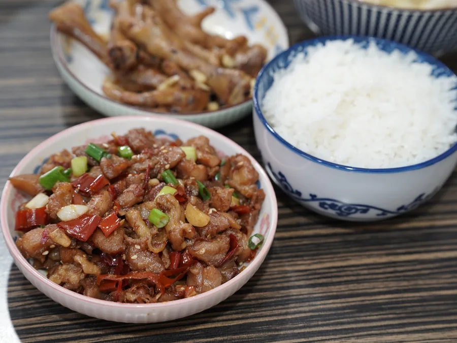 台南美食｜川菜推薦｜辣嬌程癮重慶家常菜｜一人份全家挑戰不同辣度 — 開箱