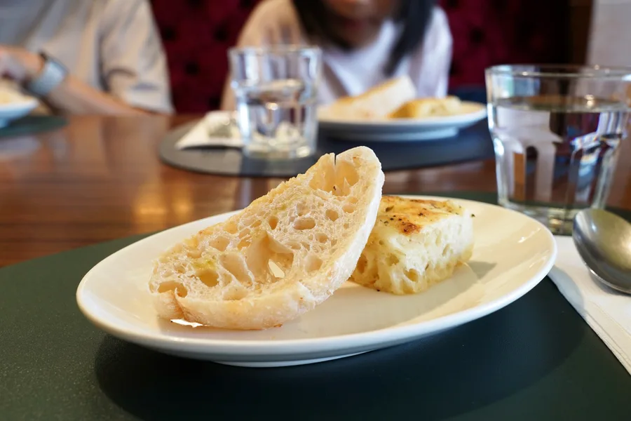 【台南義法餐廳推薦】暖心時光義法小館用餐分享，一家人的幸福美