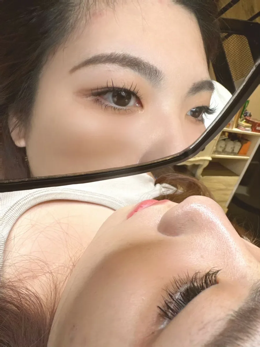 台南美容教學推薦:分享美業升級之路!台南綝綝學院,美睫與機器