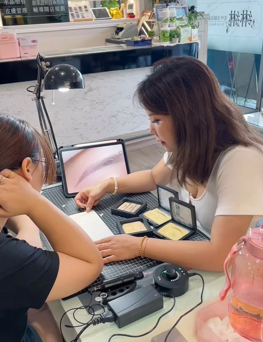 台南美容教學推薦:分享美業升級之路!台南綝綝學院,美睫與機器