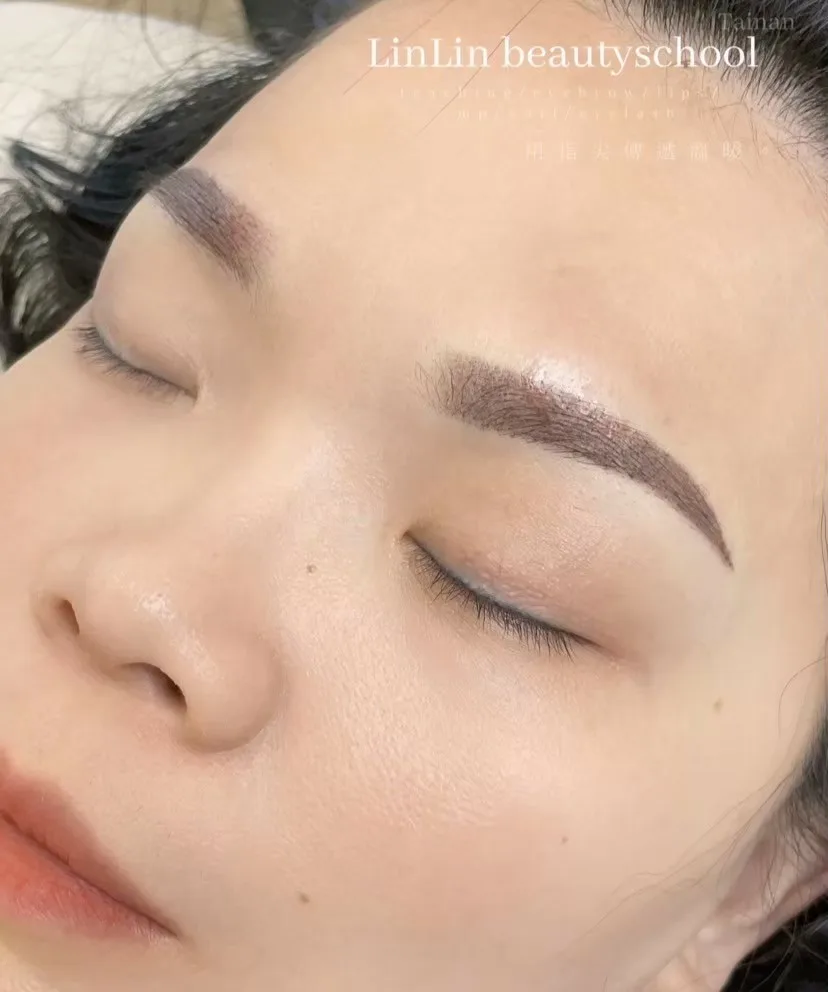 台南美容教學推薦:分享美業升級之路!台南綝綝學院,美睫與機器