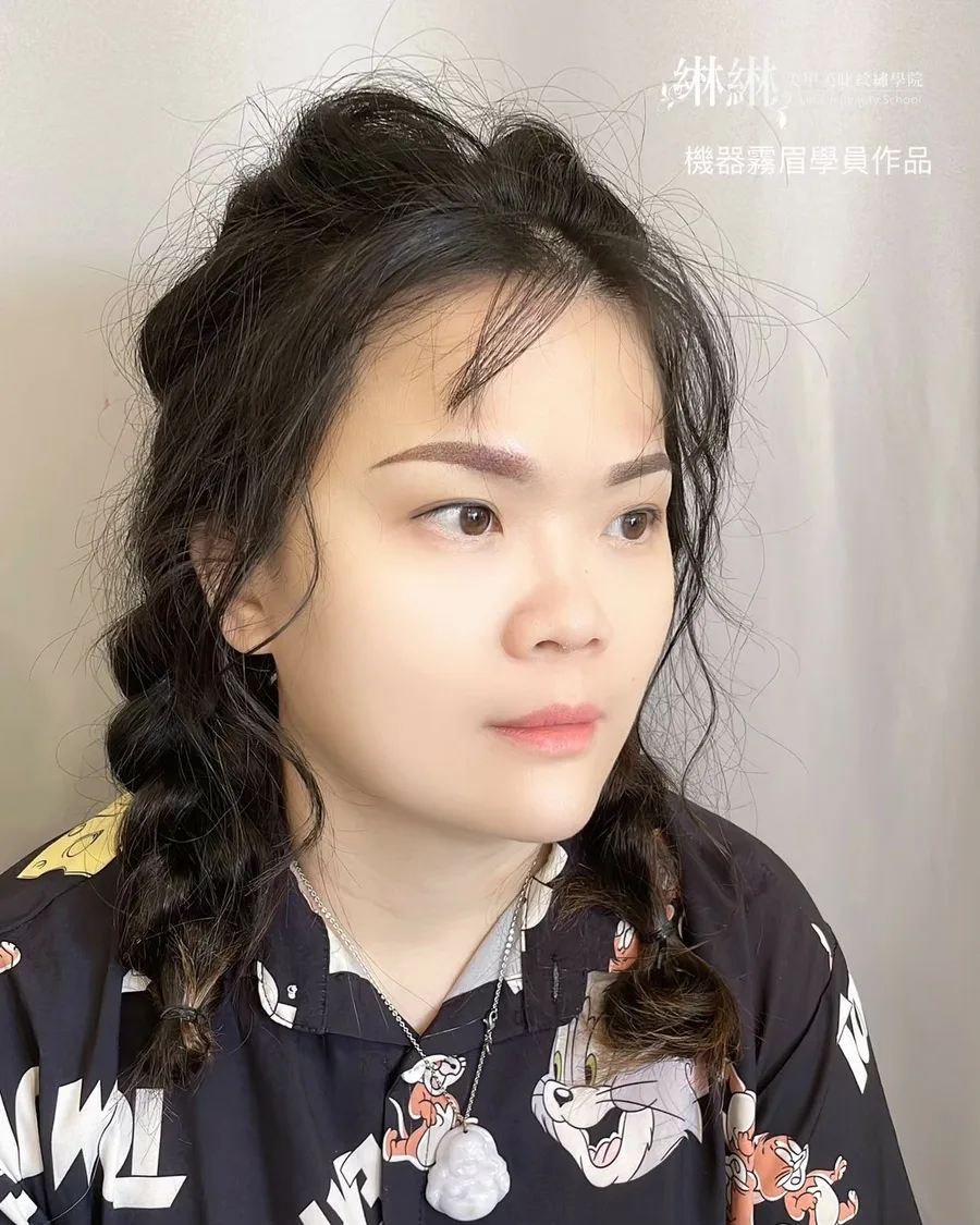 台南美容教學推薦：分享美業升級之路！台南綝綝學院，美睫與機器