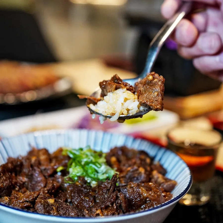 【台南丼飯推薦】揪丼-平價日式丼飯│朋友聚餐中西區丼飯專賣│
