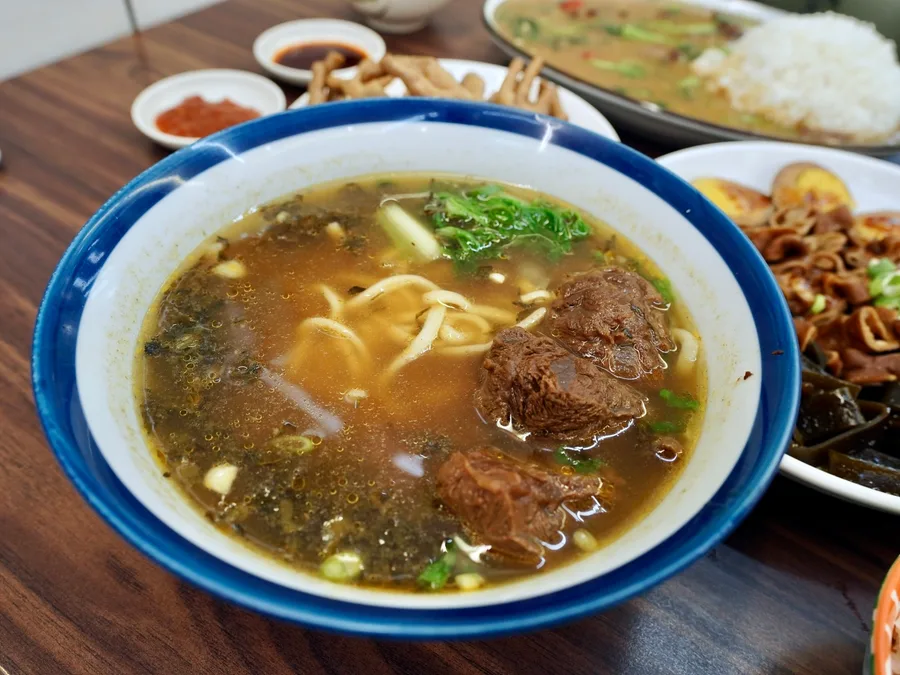 【雲林土庫美食】在地人才知道的神店！張家牛肉麵激推滷味＋水餃