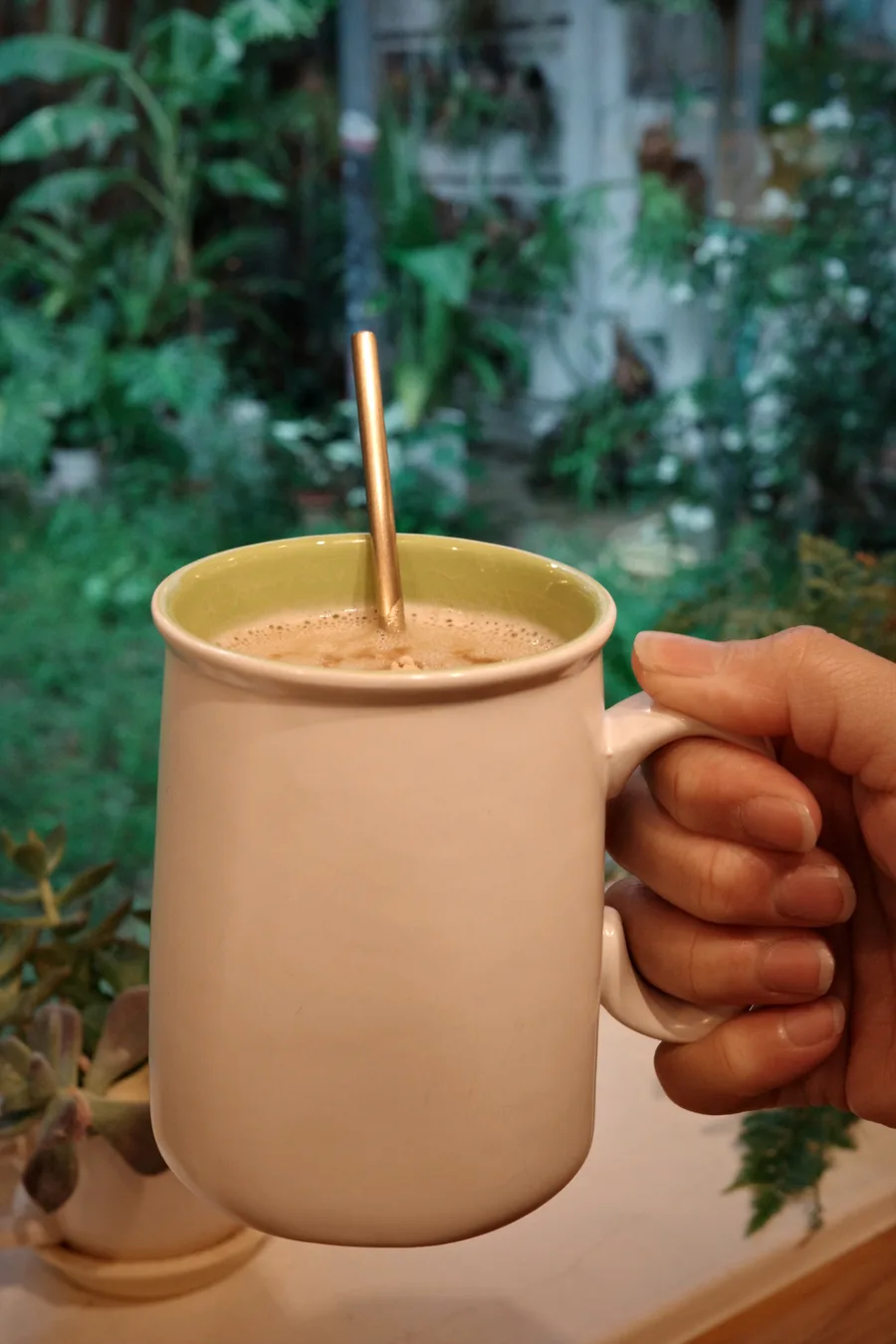 台南咖啡推薦【植也咖啡】成大巷弄裡的咖啡廳秘境│一杯手沖的慢