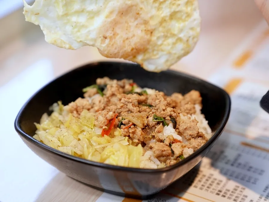 台南早餐推薦｜早頓早午餐｜台式米糕、泰式打拋豬、韓式蛋餅一次收服三個胃 — 開箱
