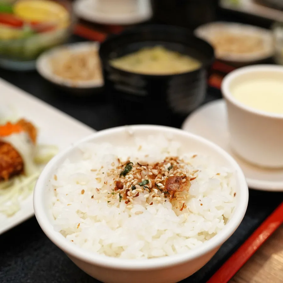 台南日式定食推薦｜小椿食堂｜炸牡蠣、鮭魚親子丼超值又道地