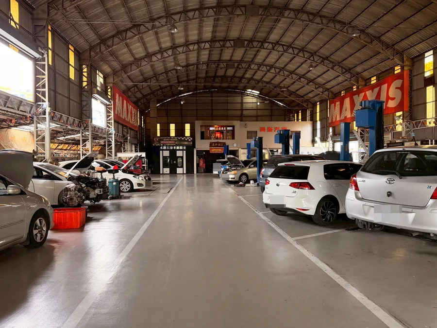 台南鈑烤推薦｜興泰汽車修配廠 CP 值超高｜賓士車受損修復前後比對＋實拍分享