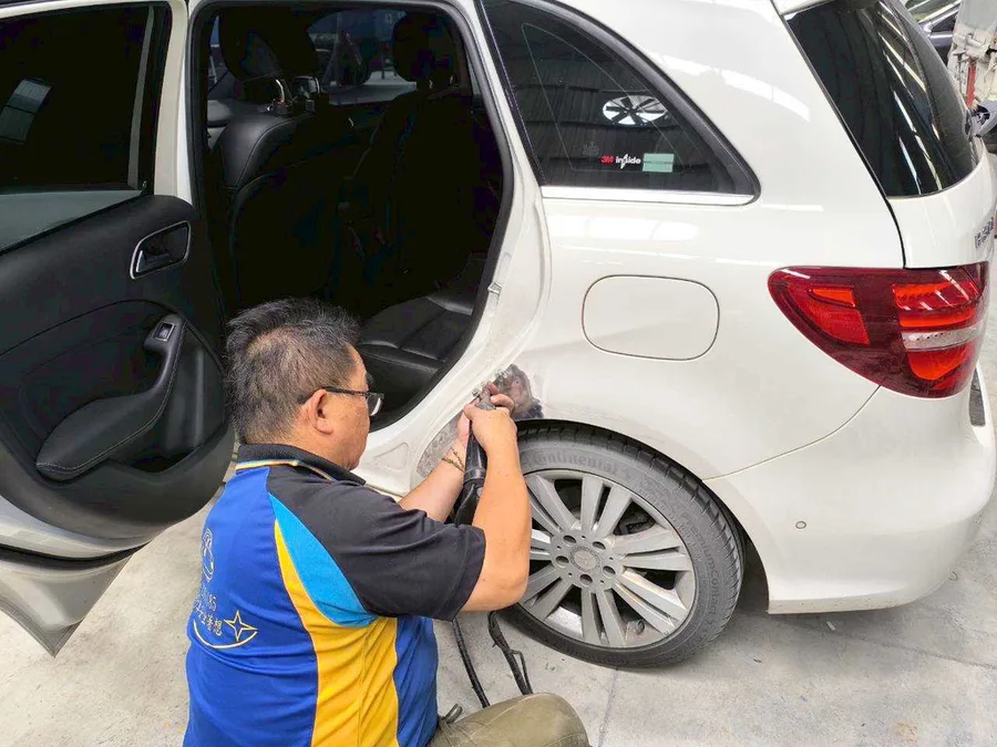 台南鈑烤推薦｜興泰汽車修配廠 CP 值超高｜賓士車受損修復前後比對＋實拍分享