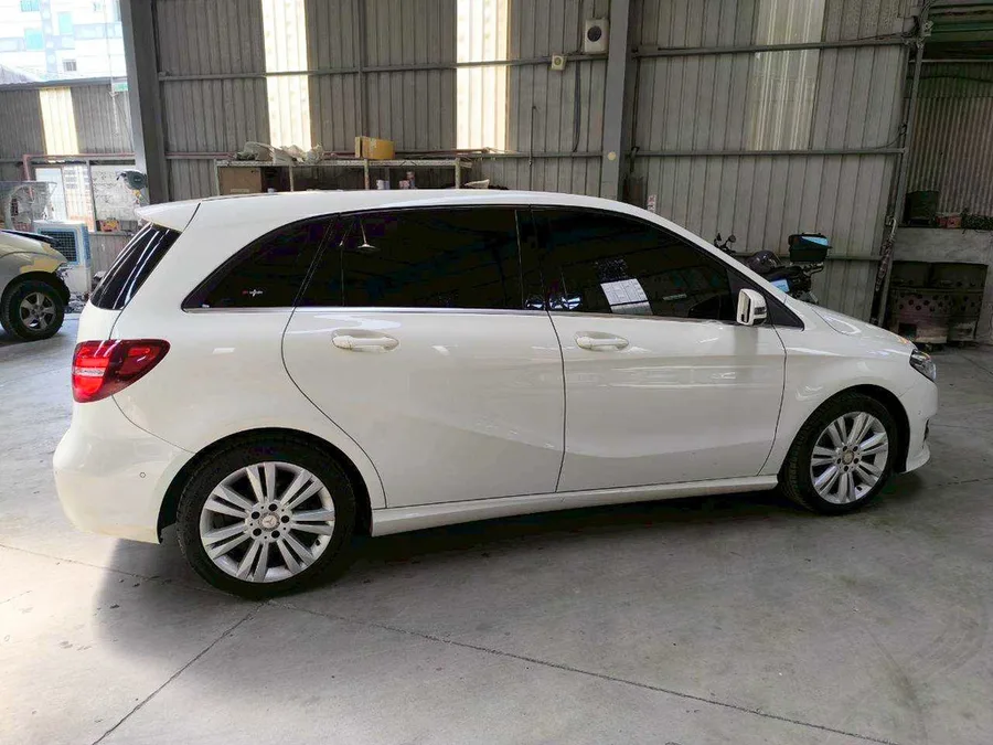 台南鈑烤推薦｜興泰汽車修配廠 CP 值超高｜賓士車受損修復前後比對＋實拍分享
