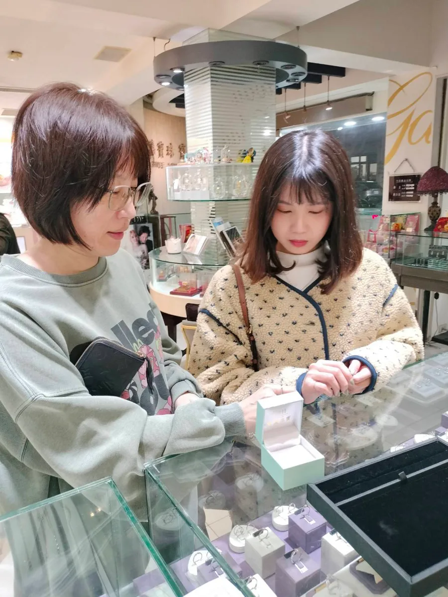 台南永康銀樓｜嘉寶珠寶挑輕珠寶戒指，玫瑰金尾戒8500元質感分享