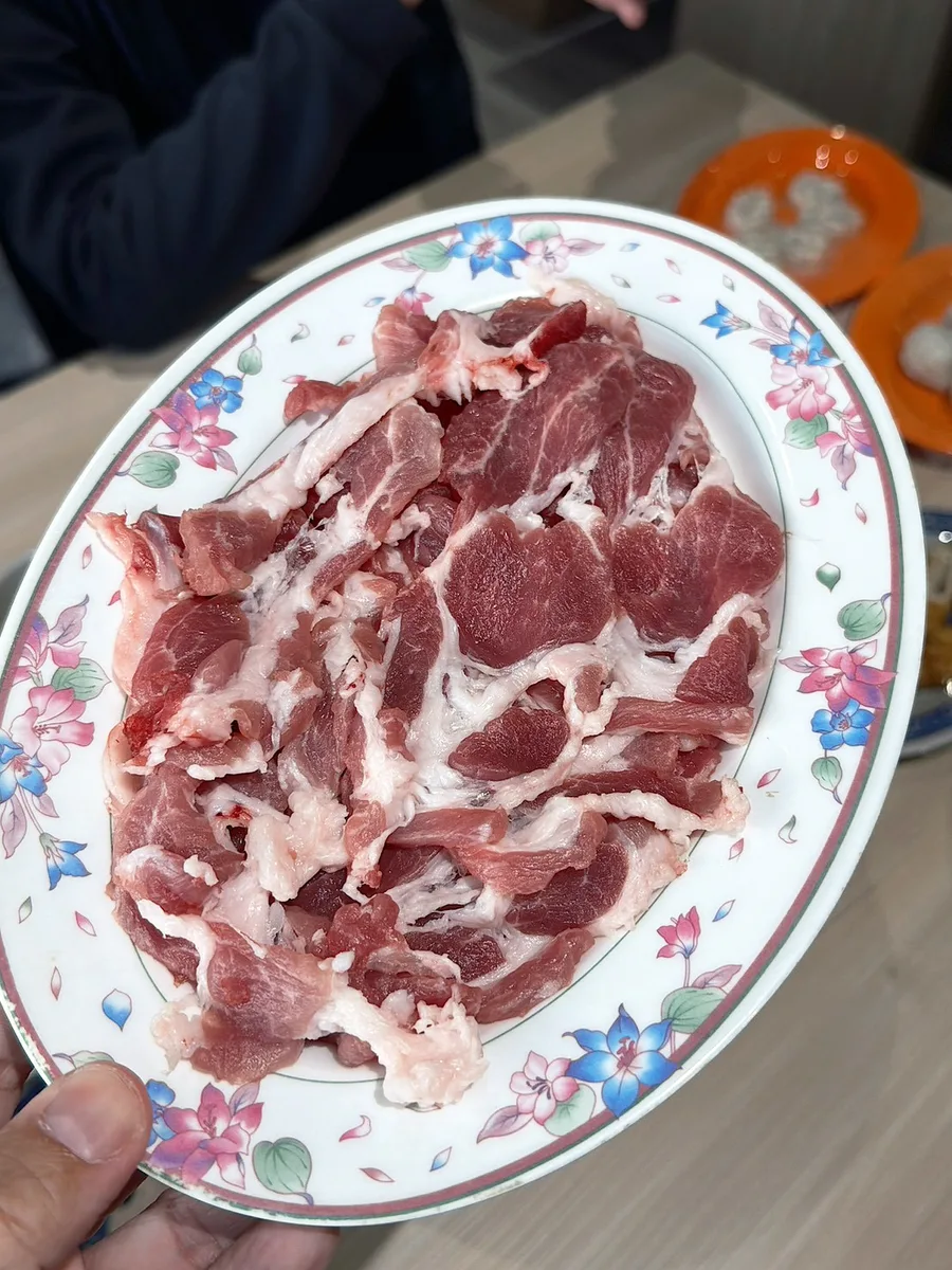 台南火鍋推薦哪家?如潮火鍋東區新開、環境舒適冷氣強、沙茶醬自己調比例隨心