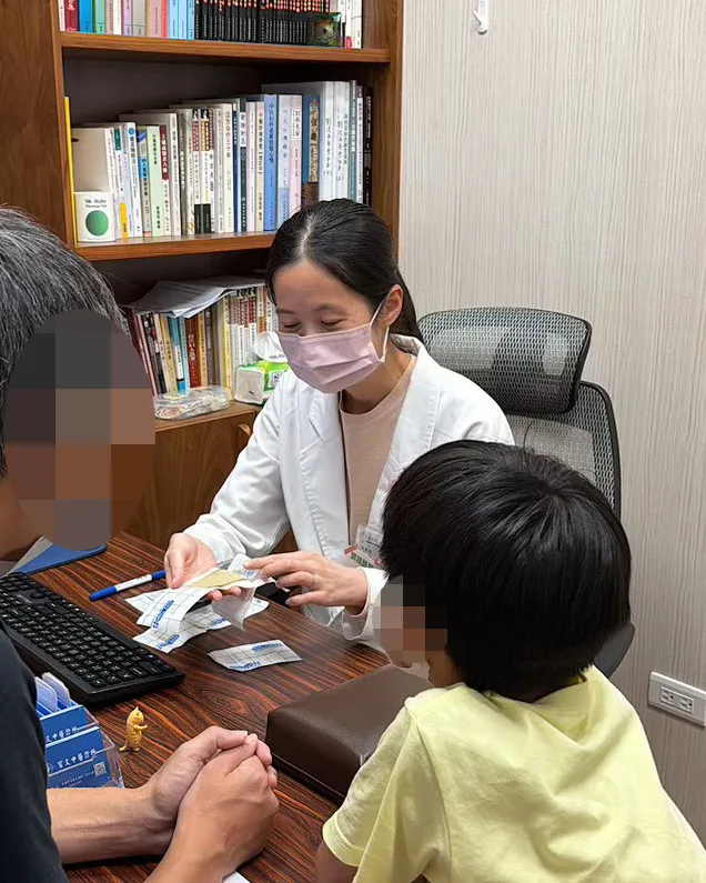 台南中醫兒童調體質推薦｜寳文中醫｜腸胃虛濕氣重愛喝冰的，把脈一次就點出問題