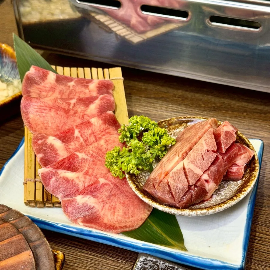 鉄人燒肉極品牛舌盛合厚切薄片