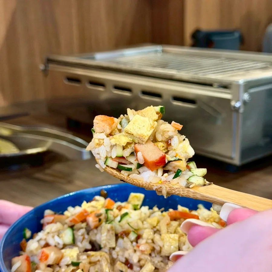 蟹膏親子丼木勺特寫